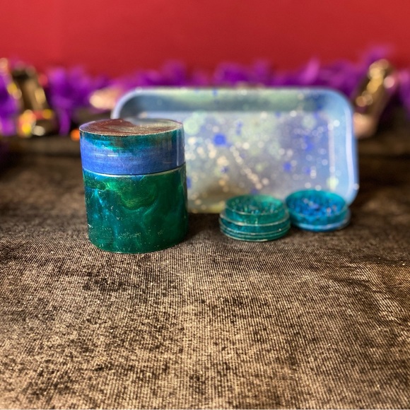 Nik Nak Set - Picture 1 of 3